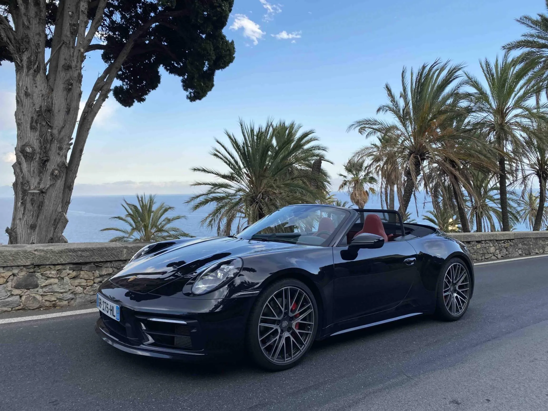 Location voiture de luxe PaCa, Location d'une voiture de sport sur la cote d'azur, Location de voiture de sport sur la Côte d'azur, Porsche de location, Louer une Porsche à Antibes