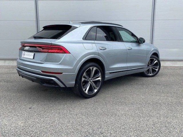 Louer une audi q8