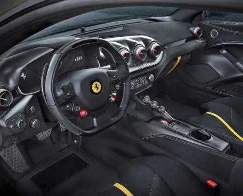 Car4Rent - f12 tdf interieur