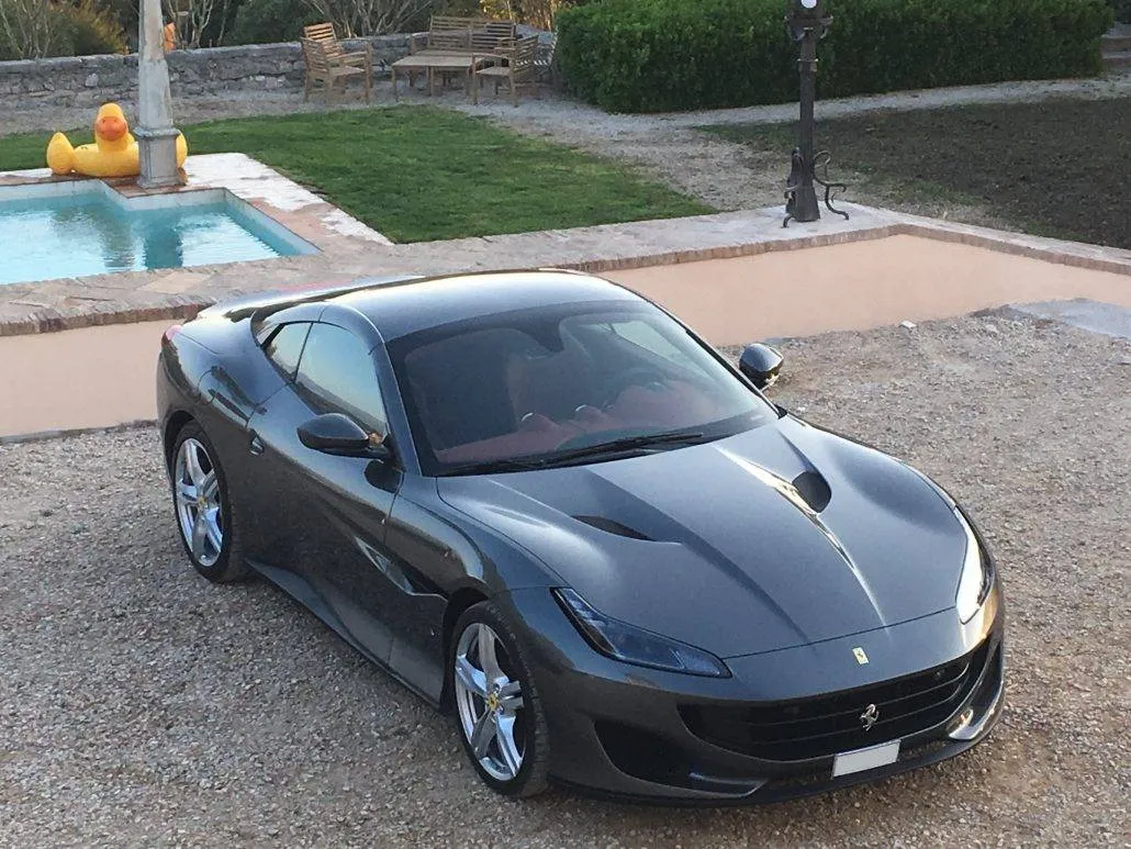 Location Ferrari Portofino, location de voiture de sport Côte d
